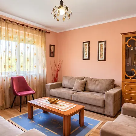 Appartement Nest Korce